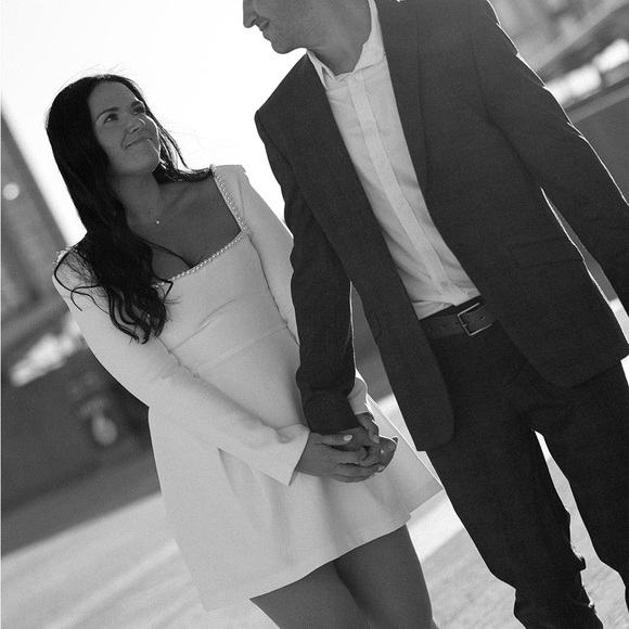 Elegant White Mini Dress with Pearl Detailing - Picture 3 of 3